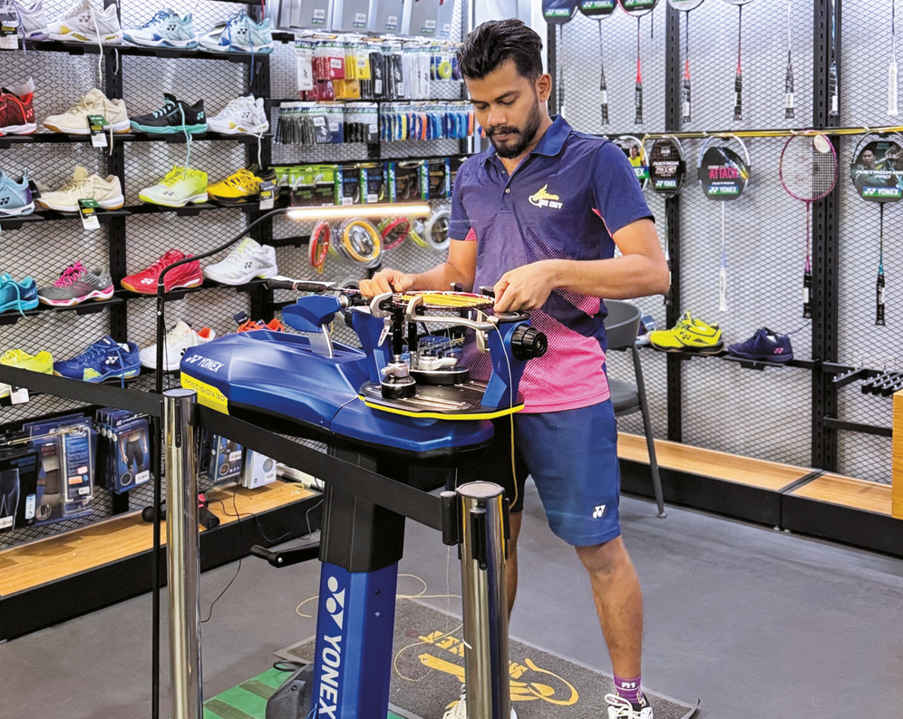 Stringing service at WE MET